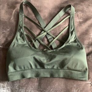 Victoria Sport army green sports bra